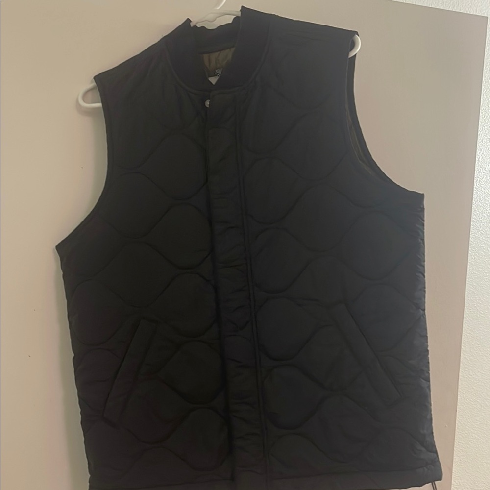 Black Quilted Sleeveless Vest with Matte Finish